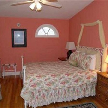 The Villa Bed & Breakfast (Adults Only) Такома Номер фото