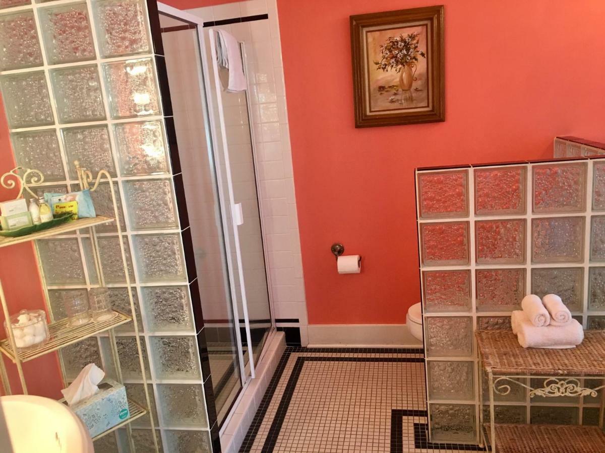 The Villa Bed & Breakfast (Adults Only) Такома Номер фото