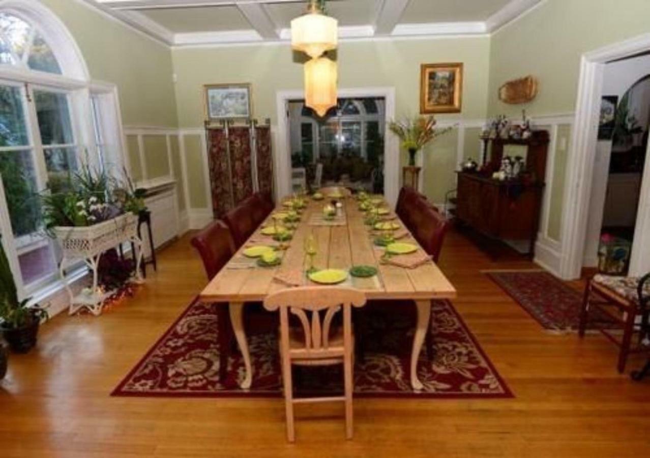 The Villa Bed & Breakfast (Adults Only) Такома Екстер'єр фото